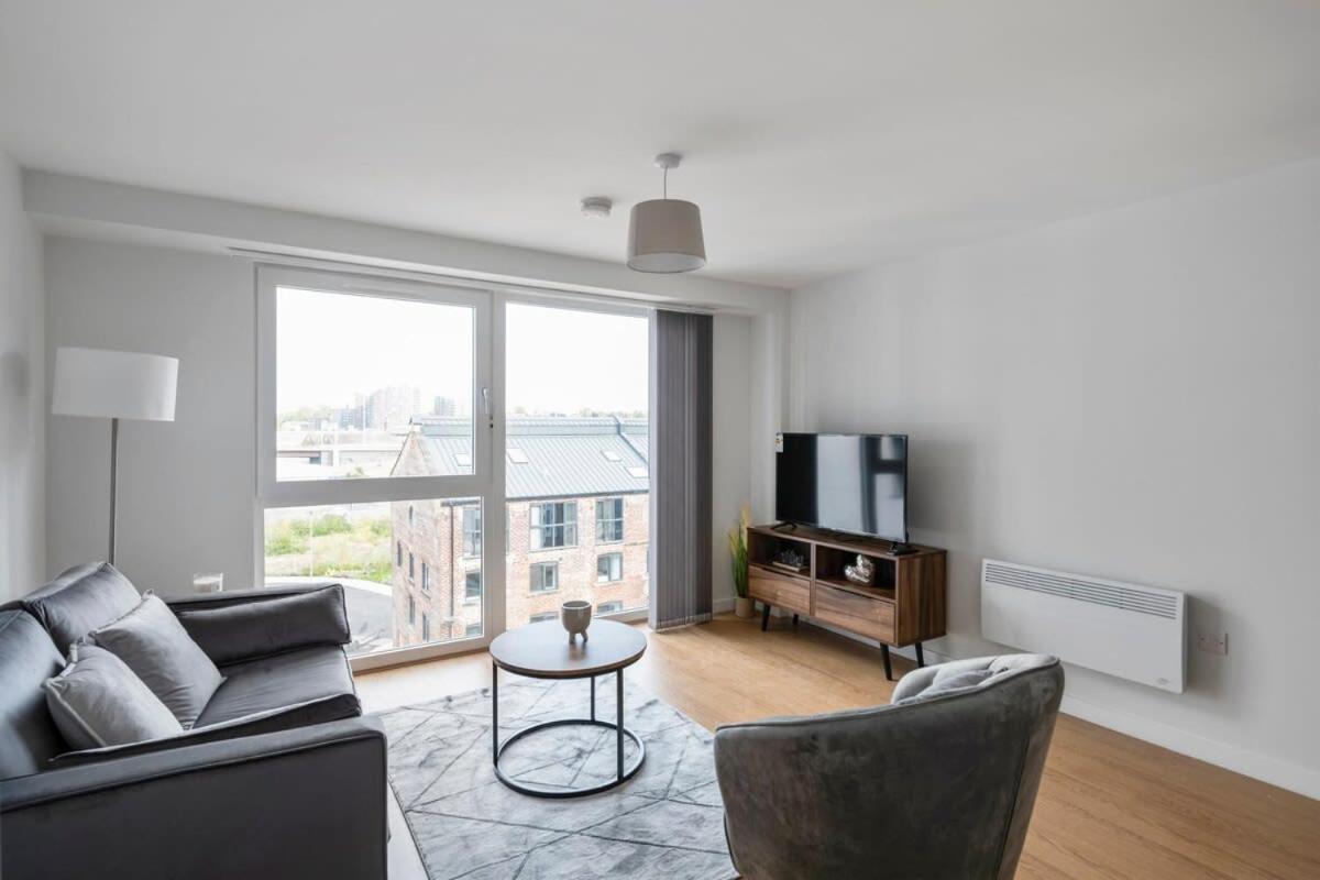 Spacious 1 Bedroom Apartment In A Converted Mill リーズ エクステリア 写真