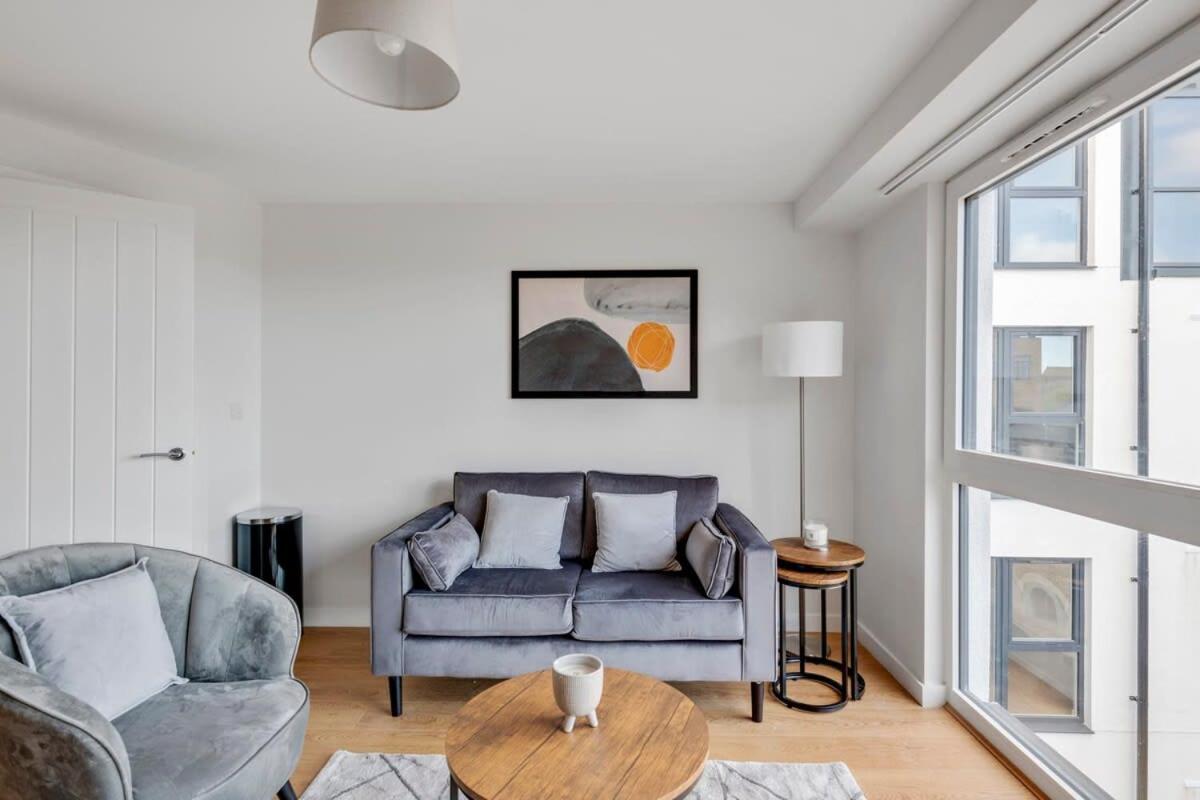 Spacious 1 Bedroom Apartment In A Converted Mill リーズ エクステリア 写真